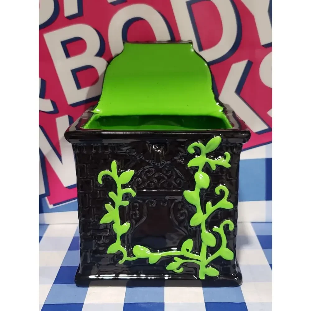 BBW Halloween Haunted House 2021 Foaming Soap Holder Bathroom Sink Decor